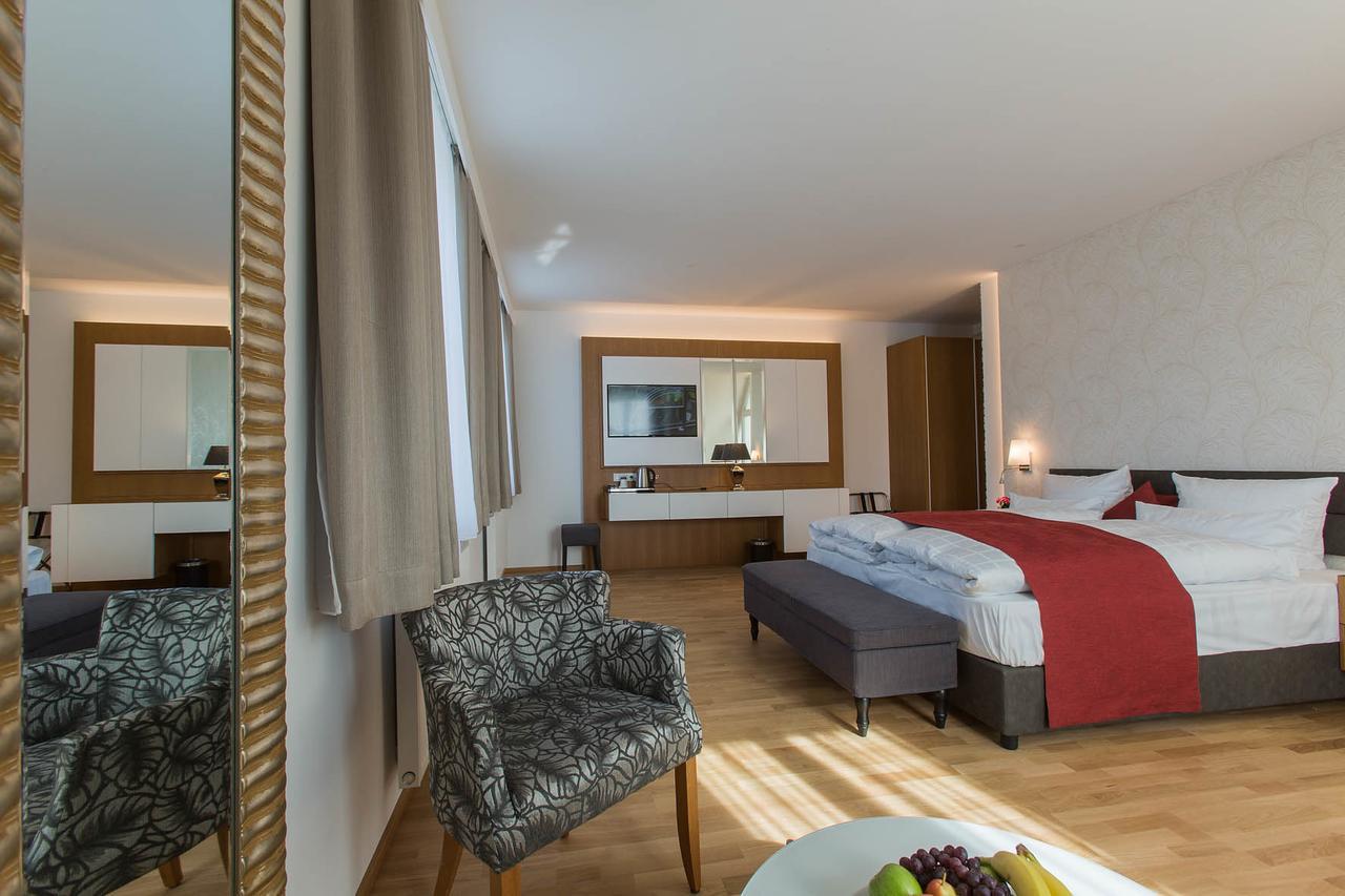 Hotel Am Schrannenplatz 메밍겐 외부 사진