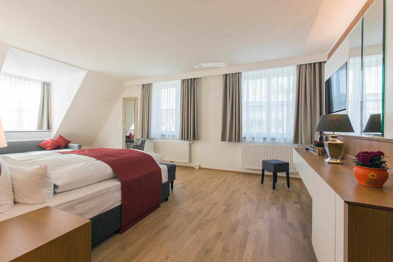 Hotel Am Schrannenplatz 메밍겐 외부 사진