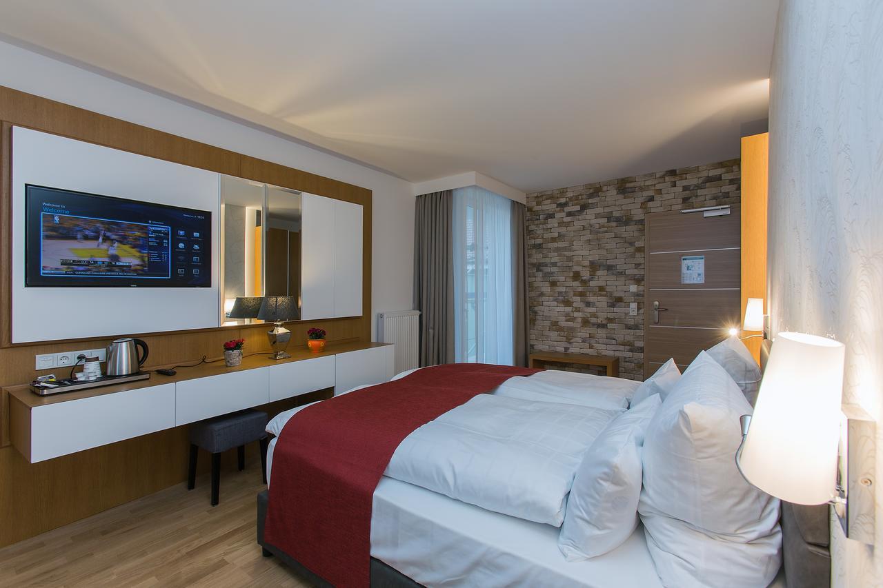 Hotel Am Schrannenplatz 메밍겐 외부 사진